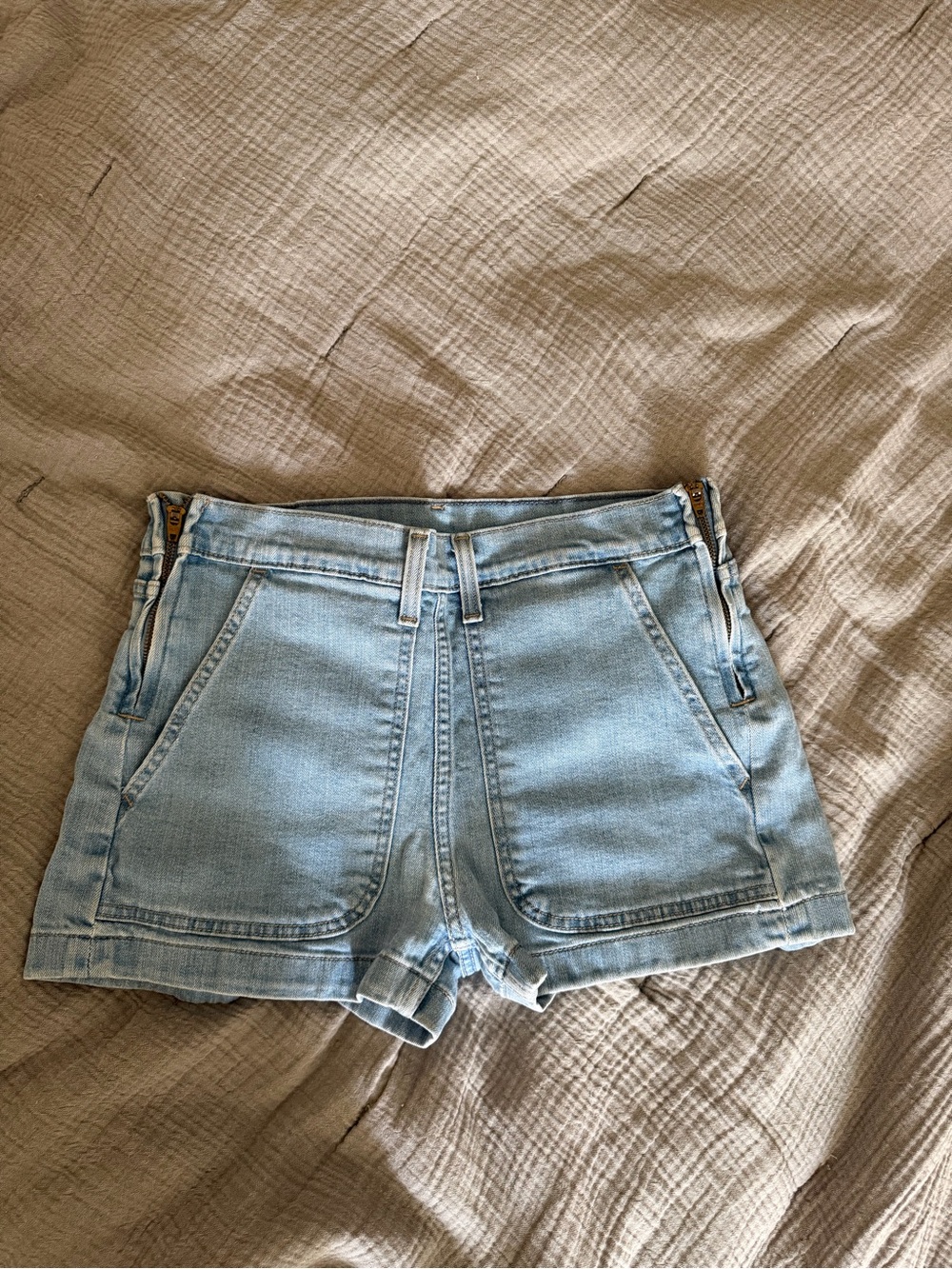 Vintage Levi’s Orange Tab Denim Shorts Light Wash Size 30